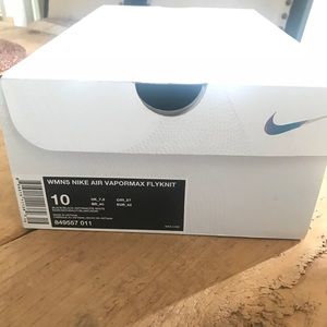 Nike Flyknit Vapormax Black/Black Womens Size 10